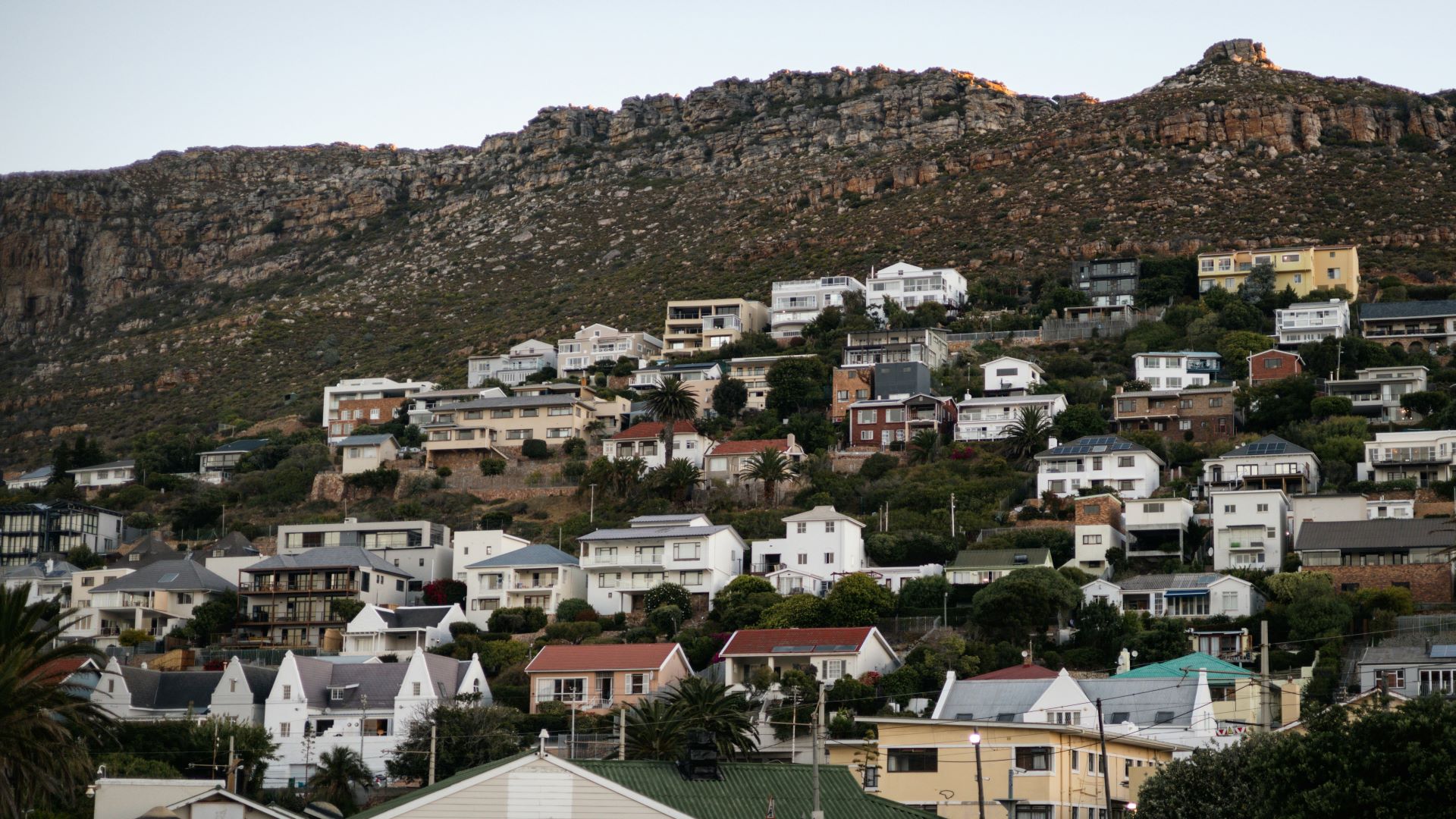 Emergency Roof Repairs in Cape Town: First Steps