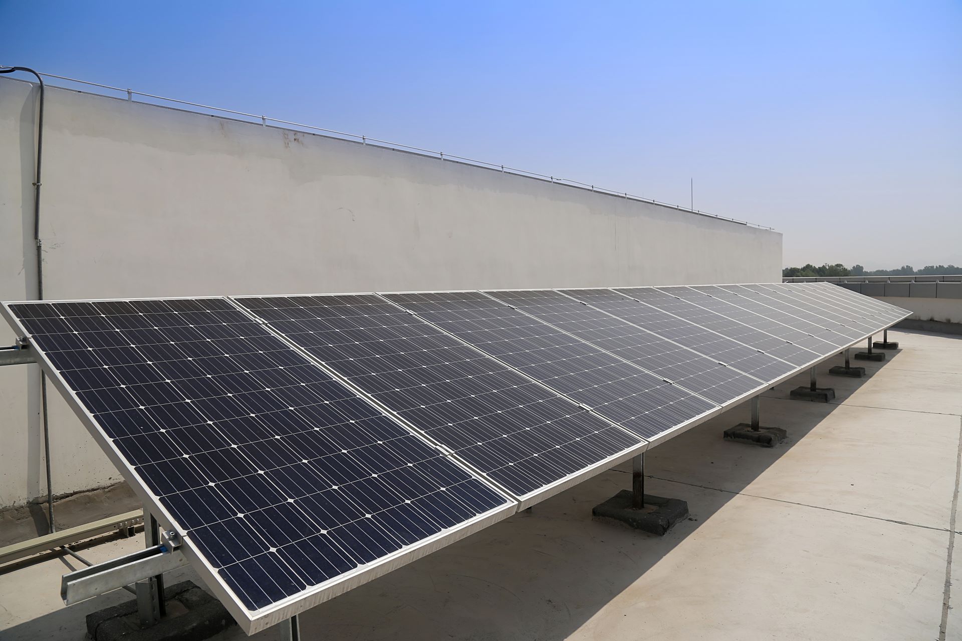 Safeguarding Rooftop Solar Mounts from Cape Town Winds